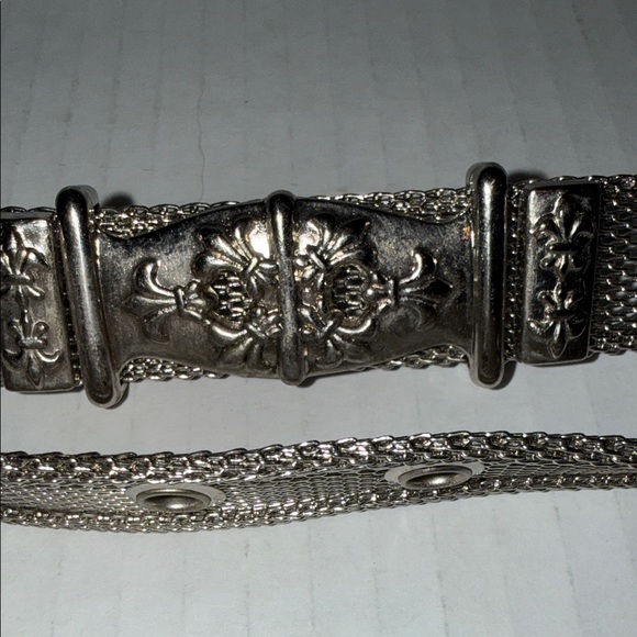 Chic Silver Toned Mesh Fluer De Lis Women's Belt - Picture 6 of 9